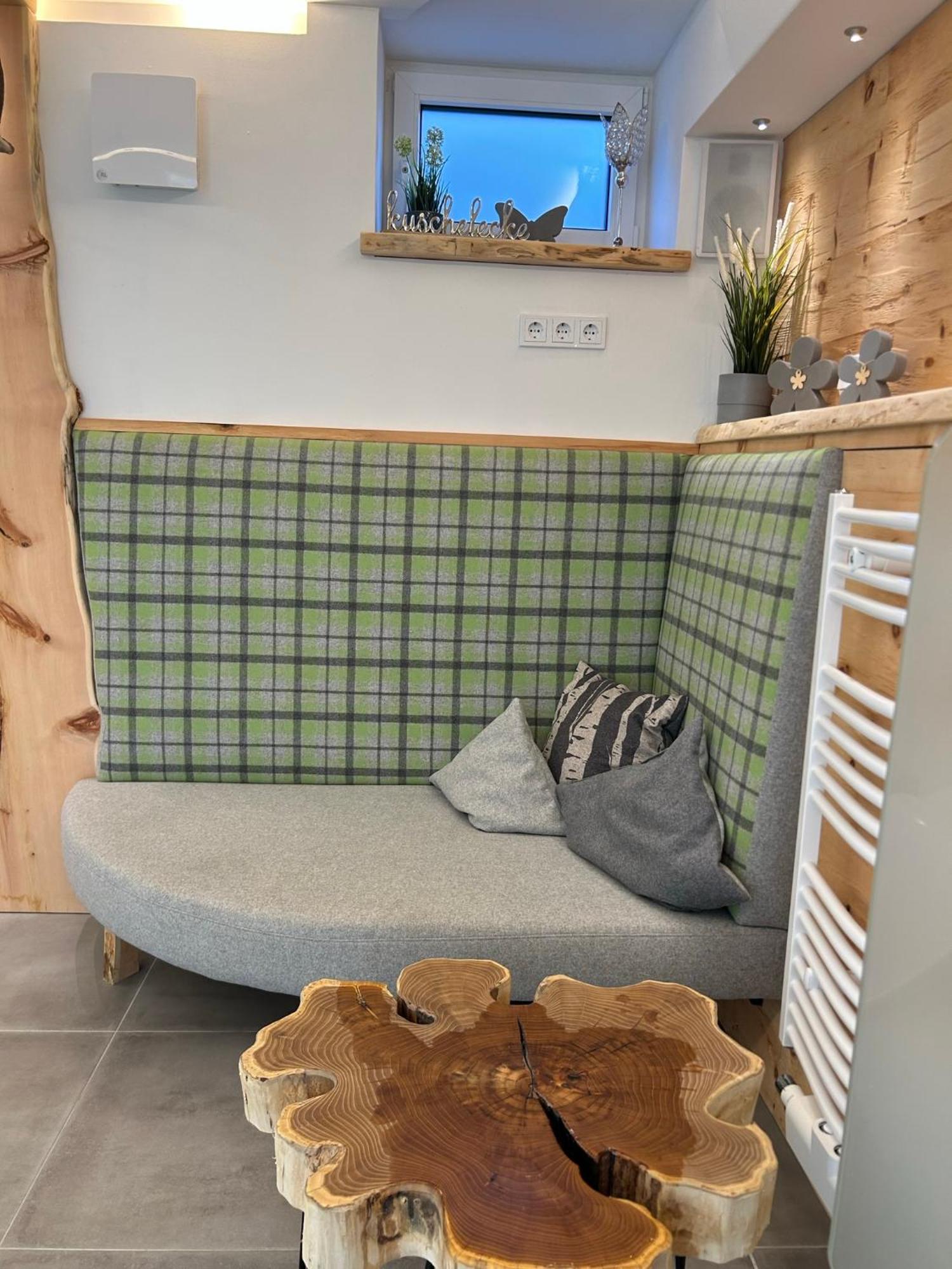 Ferienwohnung Im Usseltal - Zirben Spa - Monheimer Alb - Altmuehltal - Familie Geyer Daiting Monheim  Bagian luar foto